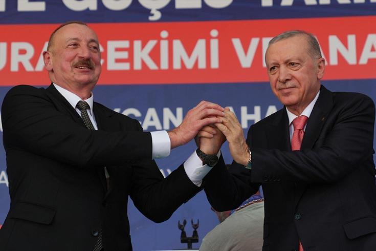 250 bininci konut teslim edildi