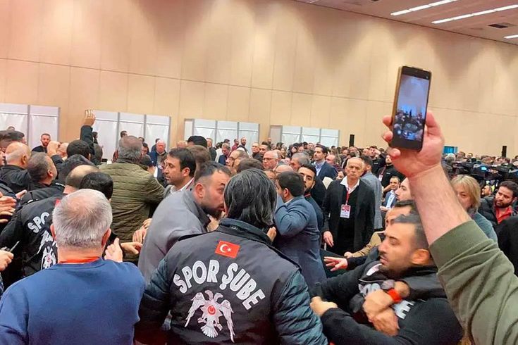 Gençlerbirliği Olağanüstü Genel Kurulu'nda kavga! Adaylıktan çekildi