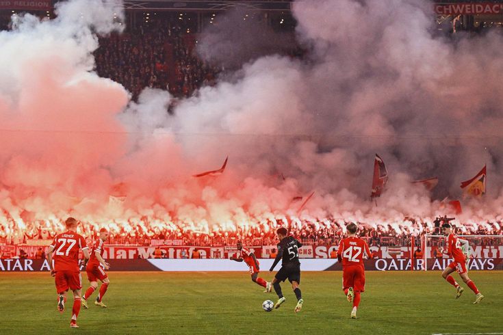 Bayern Münih 4 dakikada geri dönerek 3 puanı kaptı