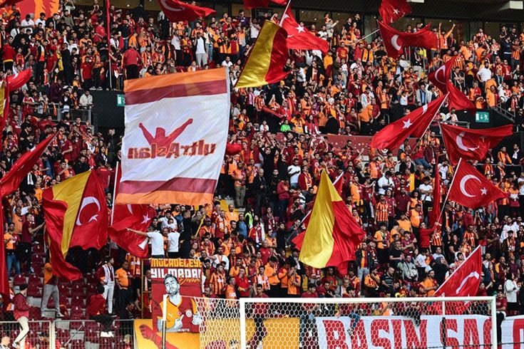 Galatasaray yılın transferine hazırlanıyor