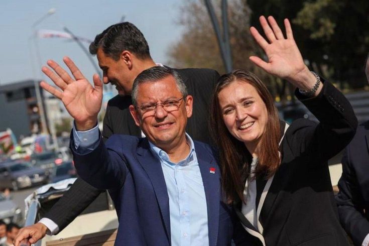 6 ay içinde ikinci belediye başkanını kaybeden Özel'den duygusal veda