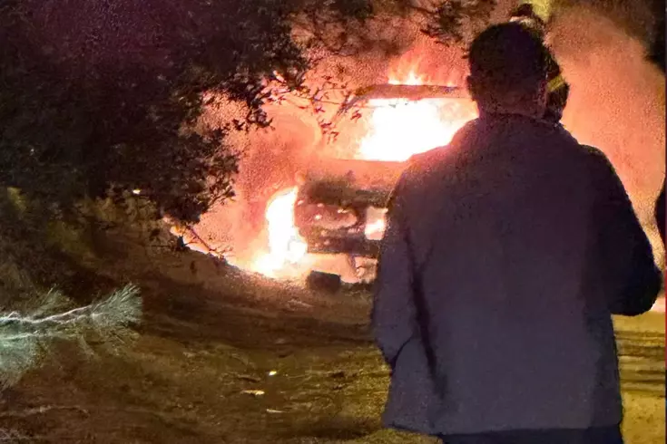 Otomobil patladı, feci şekilde can verdi