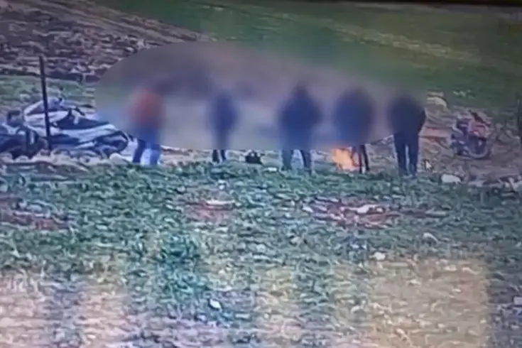 Şehri tedirgin eden görüntü! 6 arkadaş tek tek yere yığıldı