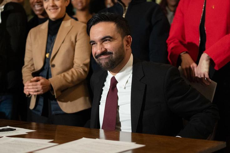 New York'un Belediye Başkanı Mamdani'den ilk gün hamlesi: İsrail'e destek kararları iptal