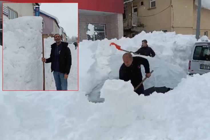 Görüntü Türkiye'den: İki gündür aralıksız yağıyor, şehir kara gömüldü