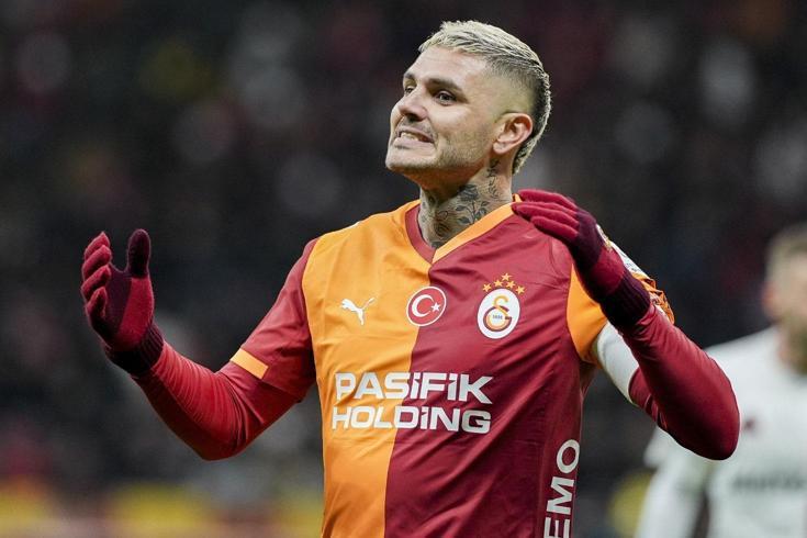 Galatasaraylı taraftarlar Mauro Icardi'ye ateş püskürdü