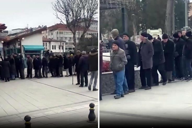 Soğuk havada çorba kuyruğu! CHP'li vekil görüntüyü paylaşıp isyan etti