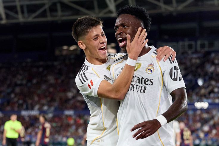 Real Madrid taraftarından Vinicus Junior'a protesto