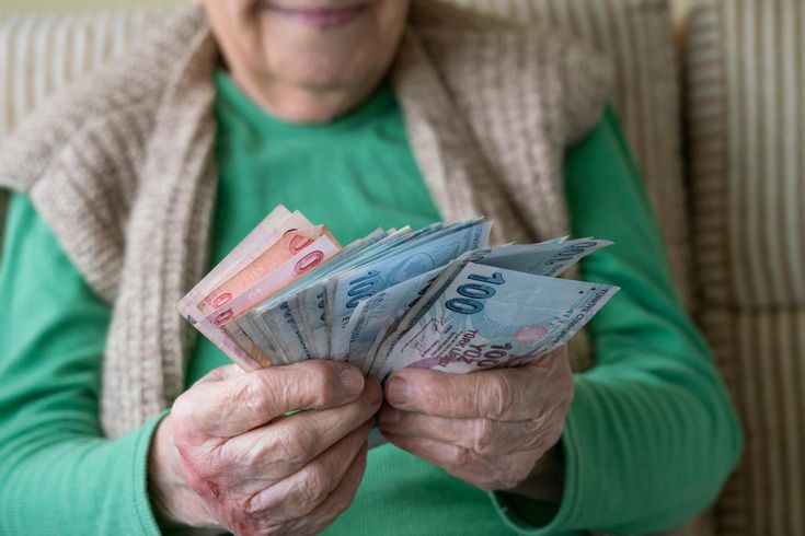 Emekli zam farklarının hesaplara yatırılacağı tarih belli oldu
