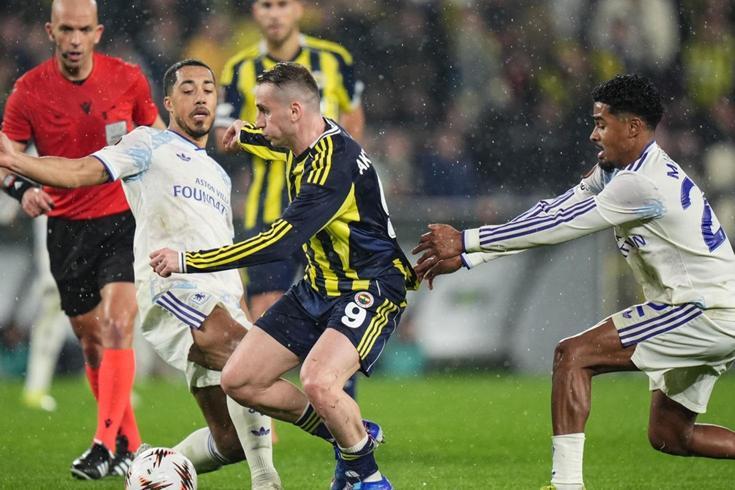 Bütün dünya Fenerbahçe-Aston Villa maçındaki olayı konuşuyor