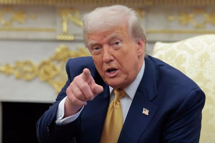 Trump, Çin ile anlaşma yapması halinde Kanada'yı yüzde 100 tarifeyle tehdit etti