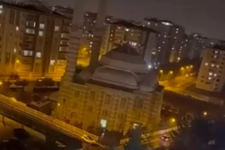 Cami hoparlöründen yükselen ses mahalleliyi şoke etti