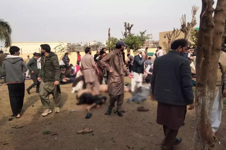 Pakistan'da cuma namazı kana bulandı: 31 ölü, 169 yaralı