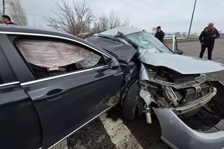Bingöl'de feci kaza: Baba ile oğlu öldü, 4 kişi yaralandı