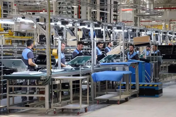 Bu fabrikadaki maaşlar dudak uçuklatır! İşçiler bayram etti