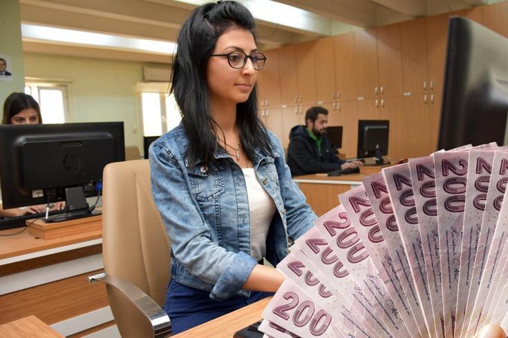 Memurlara yılda iki kez ikramiye! Teklif Meclis'e sunuldu