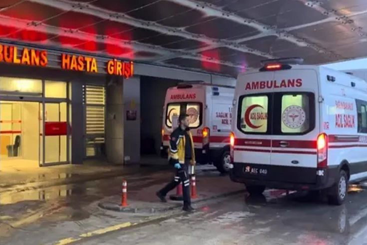 Ocakta unutulan yemekten çıkan gaz anne ve iki oğlunu zehirledi