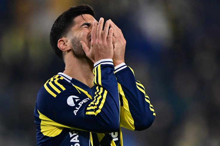 Galatasaray, Fenerbahçe ile arasındaki puan farkını 7'ye çıkardı