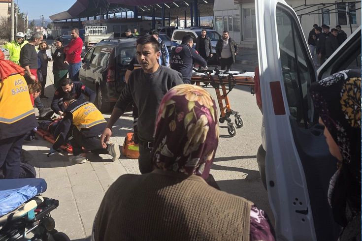 Eski karısını pompalı tüfekle yaraladı, iş yeri sahibi tarafından vuruldu