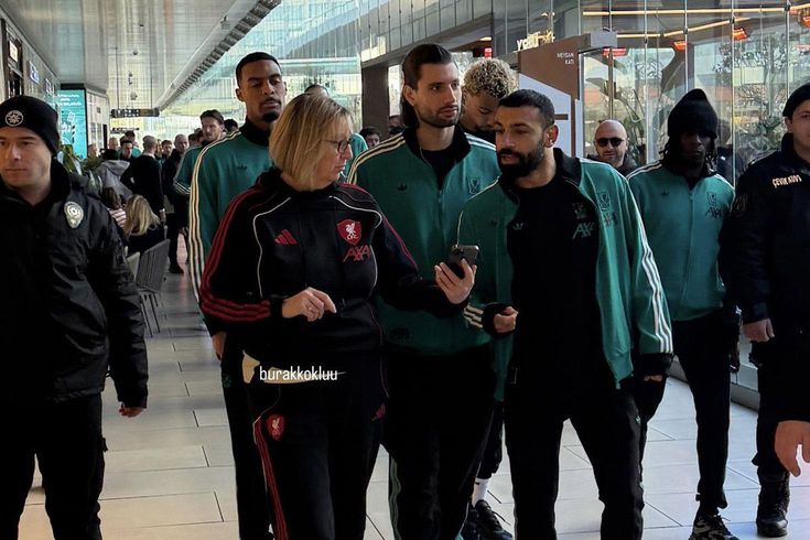 Liverpool oyuncuları Galatasaray maçı öncesi AVM gezdi