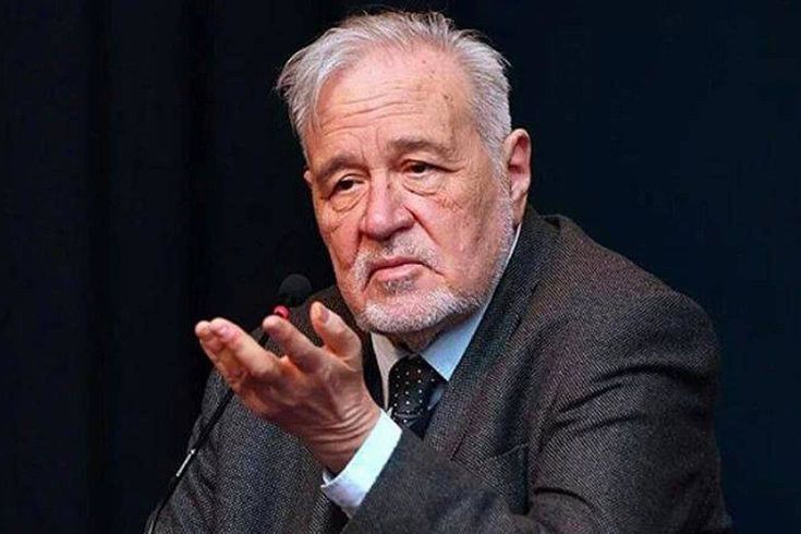Prof. Dr. İlber Ortaylı'nın tedavisi yoğun bakımda devam ediyor