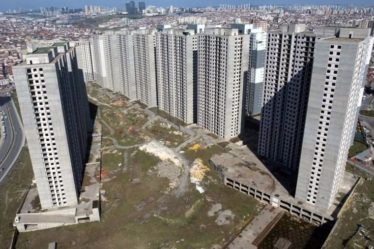 İstanbul'da 15 yıldır inşaatı süren gökdelenleri yapan şirkete kayyum atandı