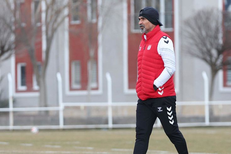 Bu kez başarabilecek mi? Küme düşme potasında aldığı takımı Süper Lig'e çıkarma yolunda
