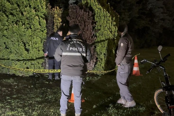 İstanbul'un göbeğinde dehşet! Parkta erkek cesedi bulundu