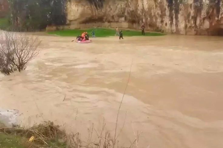 Adıyaman'da sel sularına kapılıp, mağaraya sığınan 4 çiftçi kurtarıldı