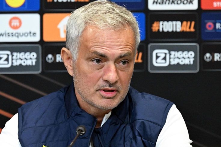 Fenerbahçe'den kovulan Mourinho yeni takımında inanılmaz işler yapıyor