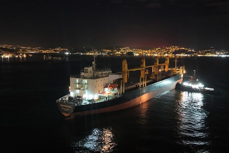 İstanbul Boğazı'nda gemi arızası; trafik çift yönlü askıya alındı