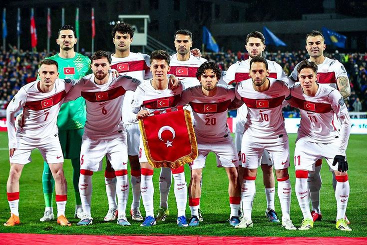 Ozan Kabak imzayı attı! 2030 yılına kadar Bundesliga'da