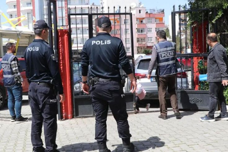 Bursa'da okullardaki saldırılara ilişkin paylaşım yapan 2 kişi tutuklandı