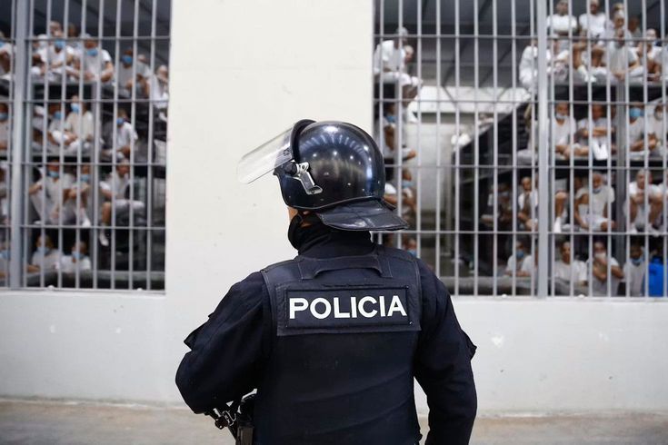 Venezuela'da cezaevinde çıkan isyanda 5 mahkum hayatını kaybetti
