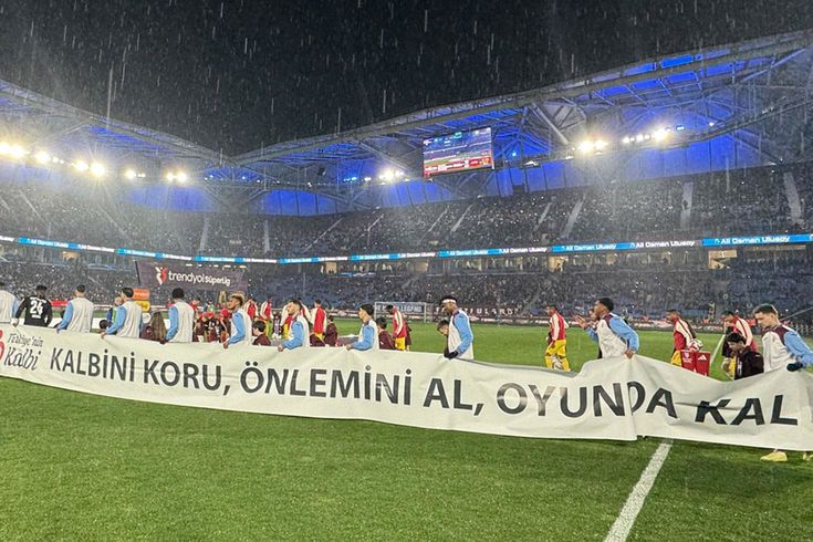 Fatih Tekke'den olay iddia: Şampiyon olabilirdik ama bu hakemlerle imkansız