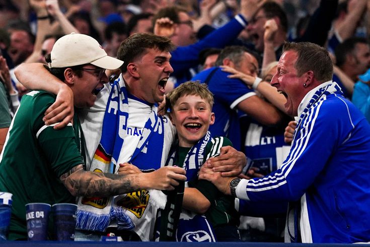 Schalke 04, Kenan Karaman'ın attığı golle Bundesliga'ya yükseldi