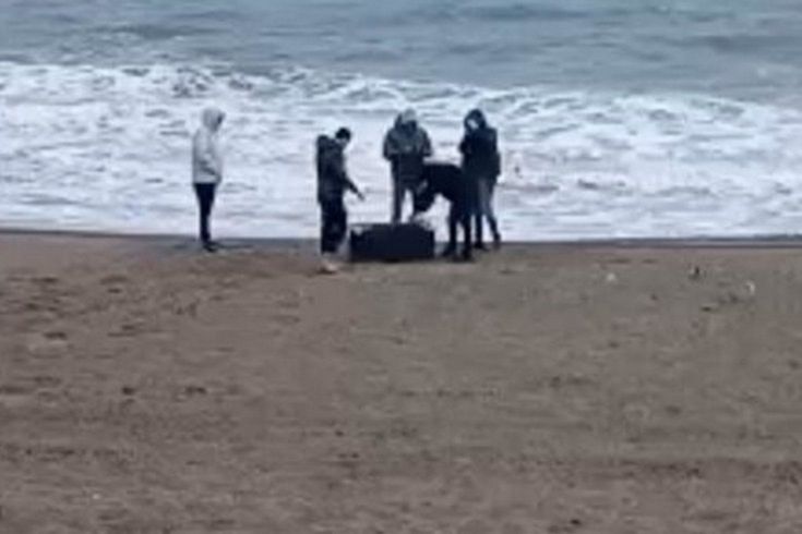 Sakarya'da sahile vuran çantadan 21,5 kg uyuşturucu çıktı