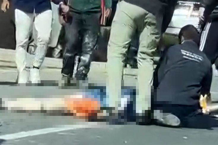 Sakarya'da çöp kamyonunun çarptığı yaya öldü; kaza kamerada