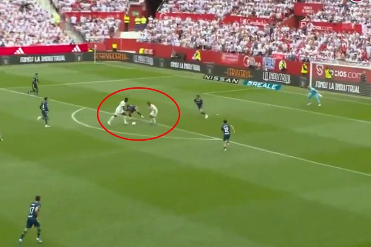 90+2’de inanılmaz bir gol atarak takımını düşme hattından çıkardı
