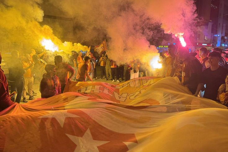 Yıldız isim müjdeyi şampiyonluğun ardından verdi: Yüzde 99 kalıyorum