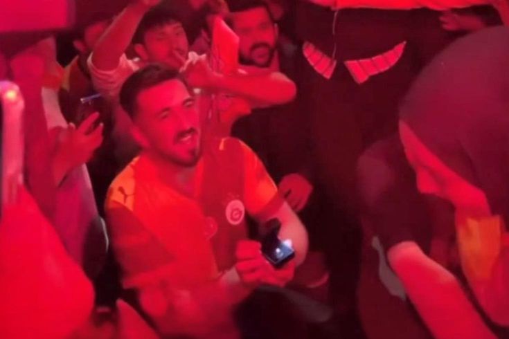 Şampiyonluk coşkusu evlilik teklifiyle taçlandı! Cevabı ortalığı yıktı