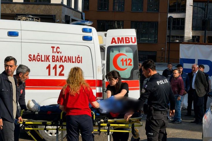 Eski eşe sokak ortasında infaz! Yere düşünce yakın mesafeden ateş etti