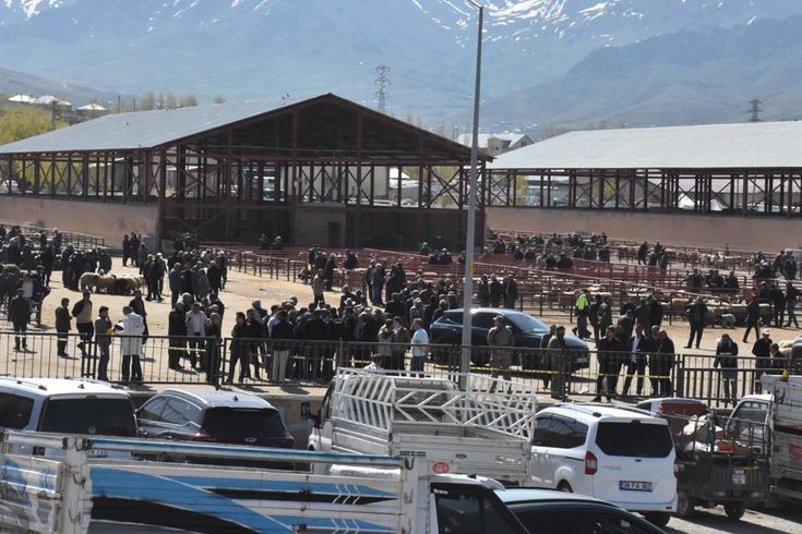 Hayvan pazarında silahlı kavga! 1 kişi öldü, 13 kişi yaralandı
