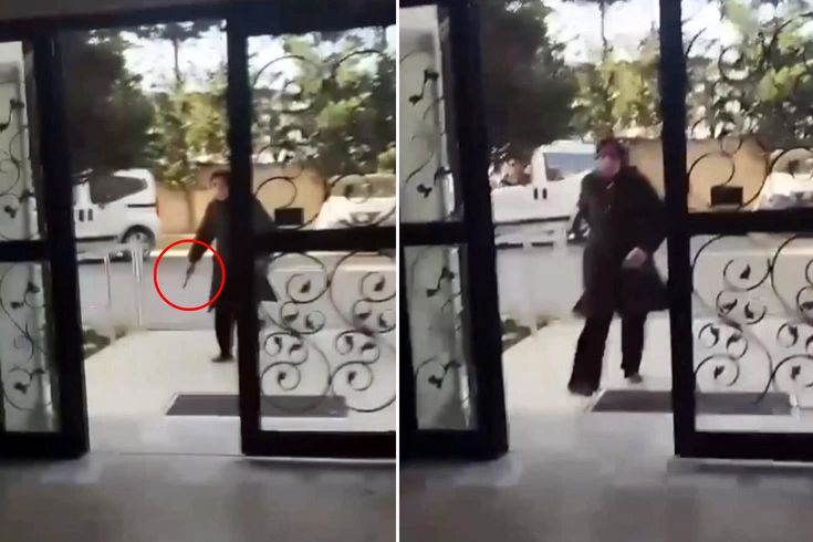 Çocukların kavgasına anneler dahil oldu; bıçak çekip üzerine yürüdü