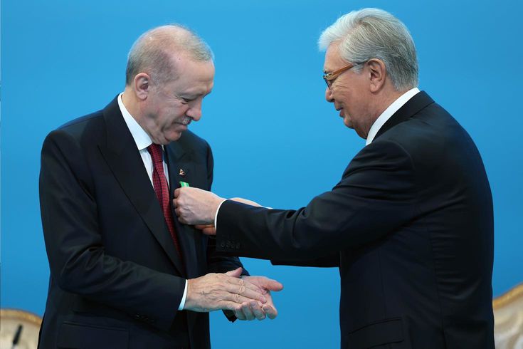 Hoca Ahmet Yesevi Nişanı ilk kez Cumhurbaşkanı Erdoğan'a takdim edildi