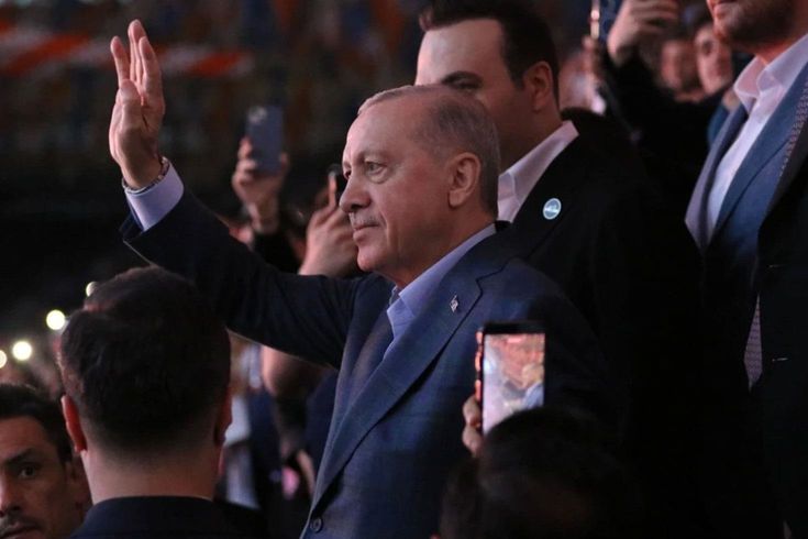 Cumhurbaşkanı Erdoğan’dan gençlere: Sizi kirli emelleri için kullanmak isteyenlere müsaade etmeyin