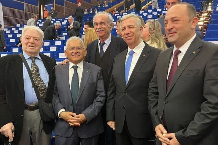 AK Parti ve CHP anlaştı! Mansur Yavaş, Tarihi Kentler Birliği Başkanı seçildi
