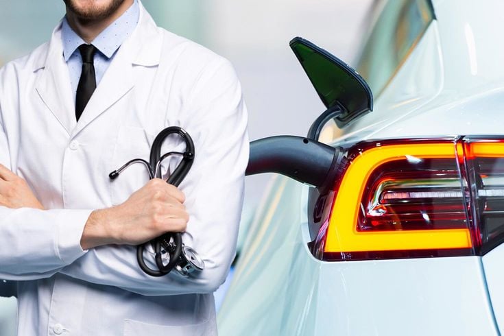 Evinde onaysız araç şarj eden doktora 840 bin liralık kaçak elektrik cezası