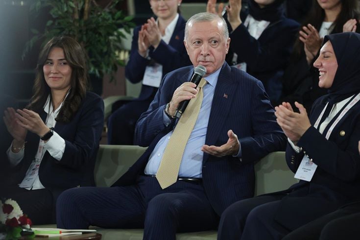 Cumhurbaşkanı Erdoğan: Gençliğin en büyük sorunu sosyal medya