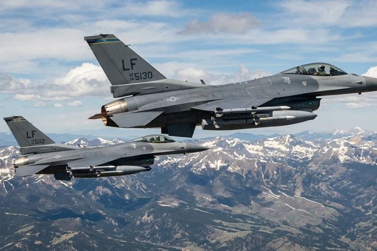 Estonya'da NATO'ya ait savaş uçağı, İHA'yı düşürdü